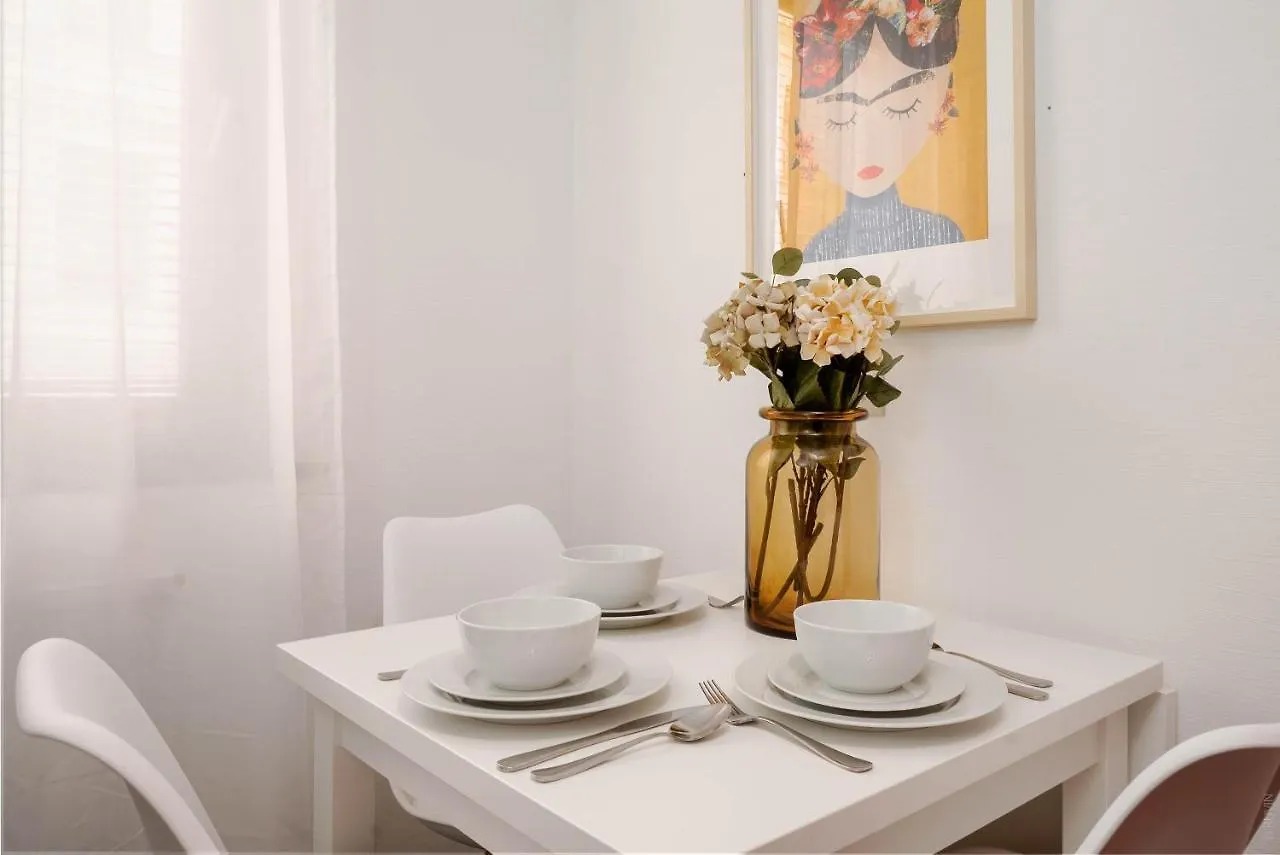 King Bed Home, Next To Akh Michelbeuern Wien
